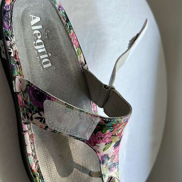 Alegria Carina Lighten Up Thong Floral Sandals Size EU 38 US 8-8.5 - Picture 10 of 12